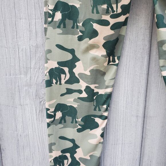 Ivory Ella Esma Camo Legging Elephant Print - Green Women's Size Small - Picture 9 of 16